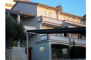 Pensiune familială Kampor 1